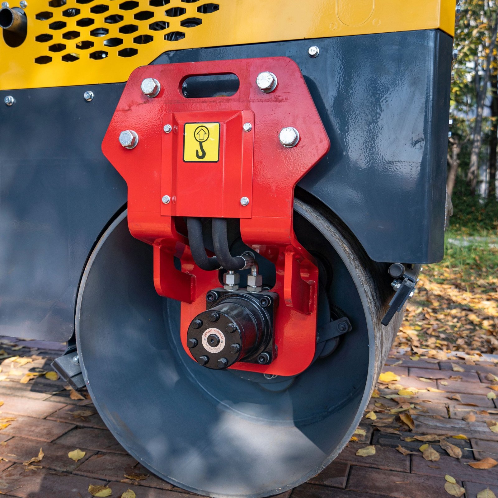 TYPHON Fury 10 Mini Road Roller 1Ton Hydraulic oil B&S 13.5hp gas USA air-cooled